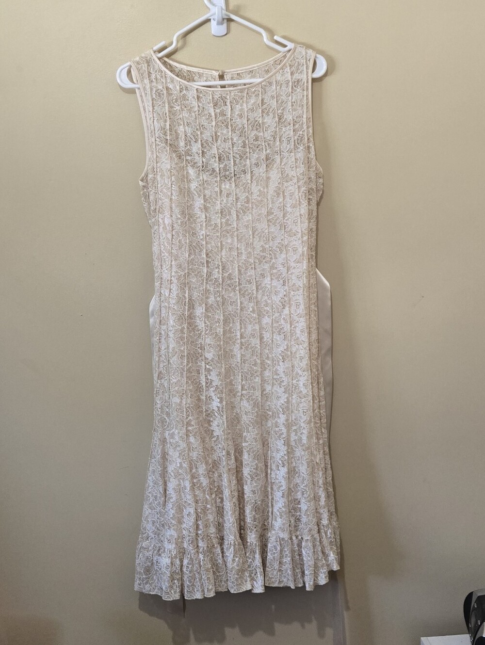 Rickie Freeman For Teri Jon Champagne Lace Dress